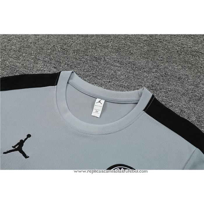 Fato de Treino
 Paris Saint-Germain Jordan 2023-2024 Manga Curta
 Cinza
 - Calcas Curta

